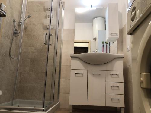 Ένα μπάνιο στο Trilocale 020 Pinzolo