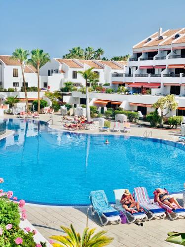PARQUE SANTIAGO, PLAYA DE LAS AMERICAS with parking