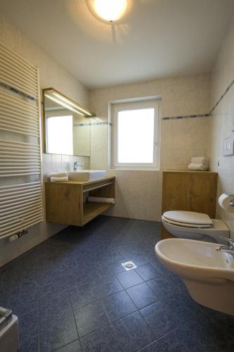 Bilik mandi di Apartments Woerndle