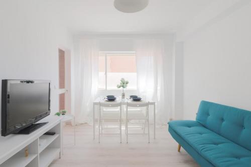 Televízia a/alebo spoločenská miestnosť v ubytovaní C85 - Brand New 3 Bedroom Apartment by the Center
