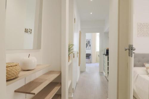 A bed or beds in a room at C93 - Trendy Two Bedrooms in Ollerias