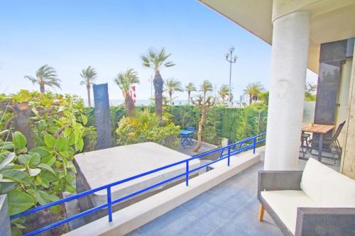 Luxury Garden Jacuzzi Promenade