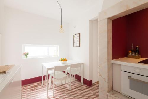 Η κουζίνα ή μικρή κουζίνα στο CASASUPERTUBOS - Peniche City Center