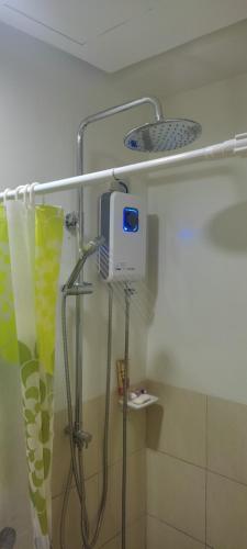 Ένα μπάνιο στο Xavie's Pad Condo @ Trees Residence T16 742