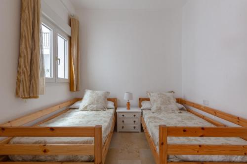 Central apartment with two bedrooms and a patio