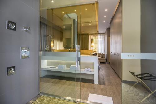 Koupelna v ubytování BOG Hotel