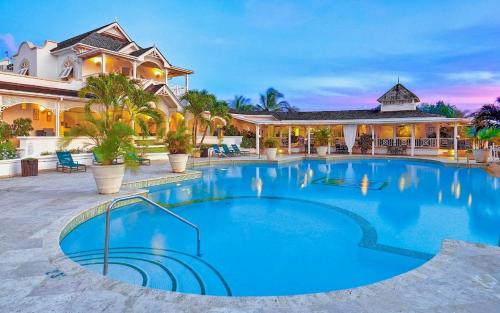  Sweet Dream Villa with Private Pool in Sugar Hill! -  Room  picture :   Internet facilities    Safety deposit box    TV                           