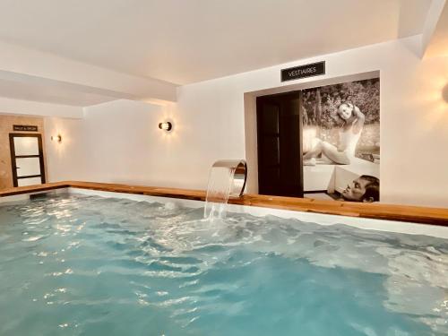 Πισίνα στο ή κοντά στο Best Western Hotel Casa Bianca, Piscine Intérieure et Extérieure