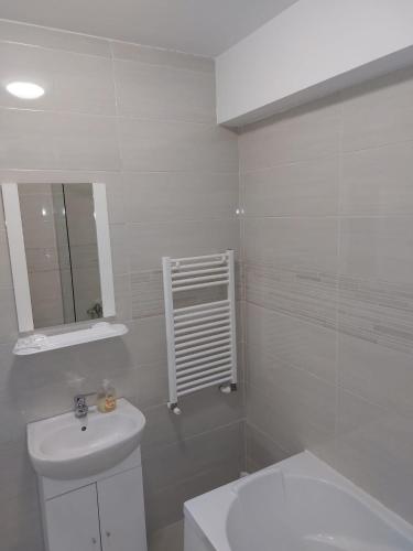 Bilik mandi di Hotel Babilon