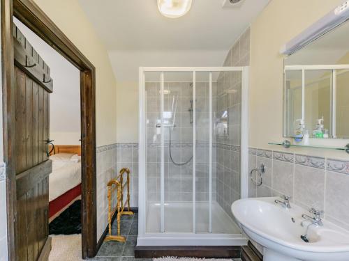 Yew Tree Cottage tesisinde bir banyo