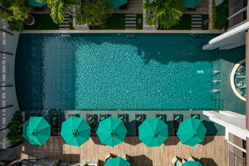 Bazén v ubytování Maladee Rendezvous Hotel Chiang Mai nebo v jeho okolí