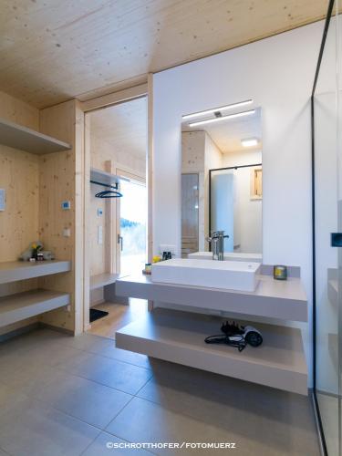 Bilik mandi di Wiesenquartier I Chalet I Adults only