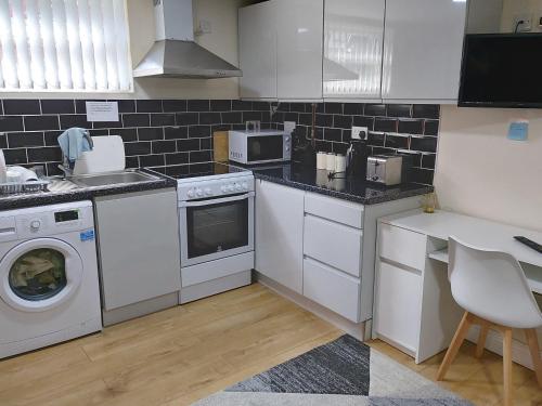 Cucina o angolo cottura di Lovely studio-flat with free parking, free WiFi.