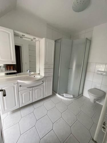 Ένα μπάνιο στο Suite Hotel Villa Erika