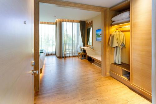 W1Bangkoknoi Hotelにあるベッド