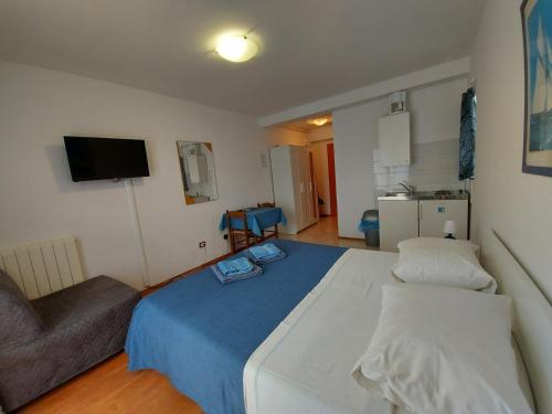 Emma Demarin apartments