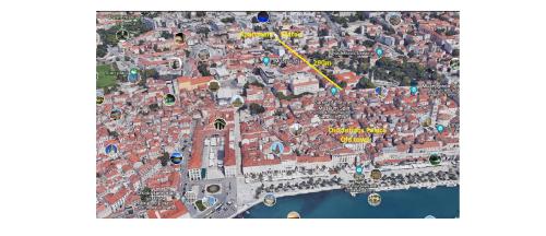 una vista sul tetto di una grande città con edifici di Apartment Mateo a Spalato (Split)