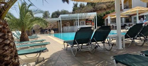 A piscina localizada em Aretousa ou nos arredores