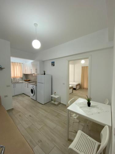 Η κουζίνα ή μικρή κουζίνα στο Hotel Andrea