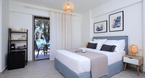 Gallery image of ALMYRA seafront residence in Lygia