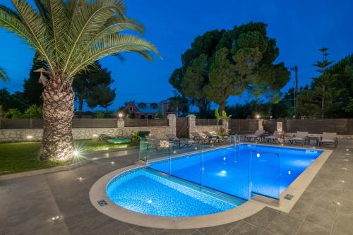 Πισίνα στο ή κοντά στο Luxury Villa Vanato & Pool