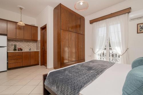 Η κουζίνα ή μικρή κουζίνα στο Luxury Villa Vanato & Pool