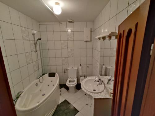 Kúpeľňa v ubytovaní Villa Kuna