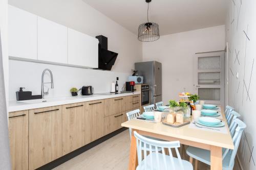 NIMA1 4 bedroom apt centraly located in Rethimno