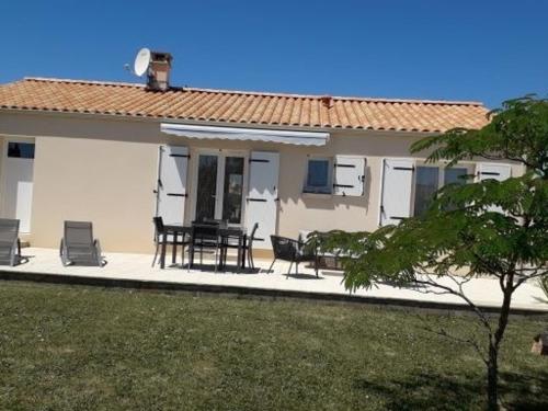 Maison récente 5 pers, proche mer et bourg, jardin, barbecue, wifi, animaux sur demande - FR-1-476-165