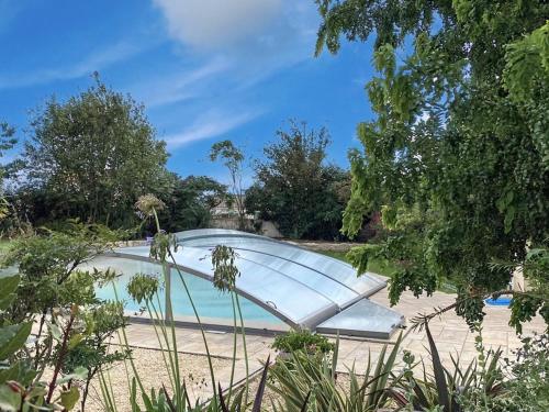 Maison Familiale avec Piscine Privée et Parking à Angles - FR-1-336-120