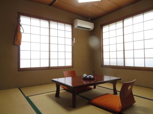 Ruang duduk di Hakone Miyanoshita Myojokan