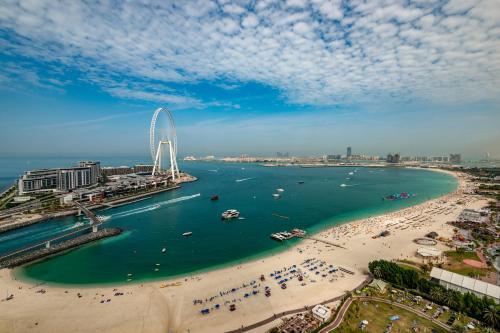 Gallery image of HOMESTAR, Jumeirah Beach Hostel - JBR - Pool, Beach, Metro in Dubai