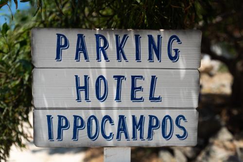 Hotel Ippocampos Studiosに飾ってある許可証、賞状、看板またはその他の書類