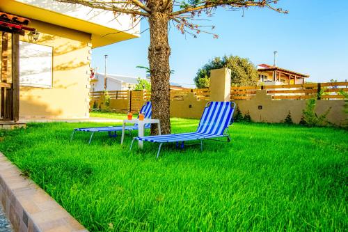 Κήπος έξω από το Seascape Residence Stavros