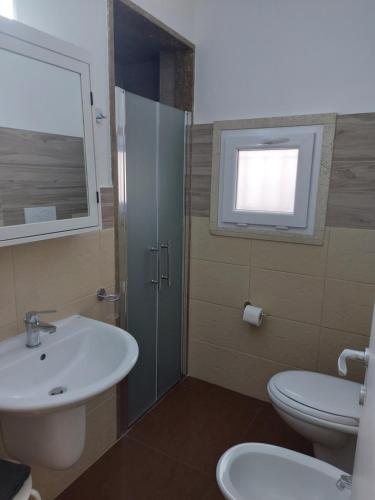 A bathroom at Casa dei filodendri