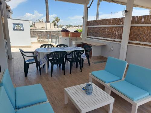A balcony or terrace at Casa dei filodendri
