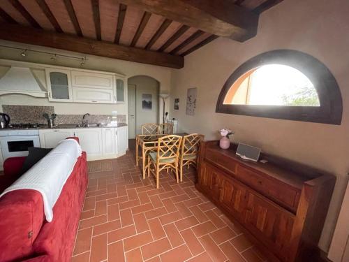 A kitchen or kitchenette at Appartement - Le corti di Orciatico