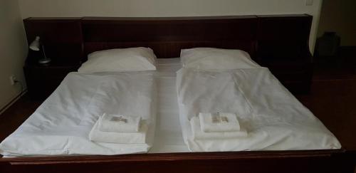 Postel nebo postele na pokoji v ubytování THE Z ACCOMMODATION