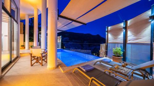 Kolam renang di atau dekat dengan Villa 6 Studio Design House with Infinitiy Pool-Villa Kartal Yavrusu