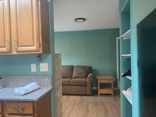 Posezení v ubytování Nicely Secluded Home in a Convenient Location