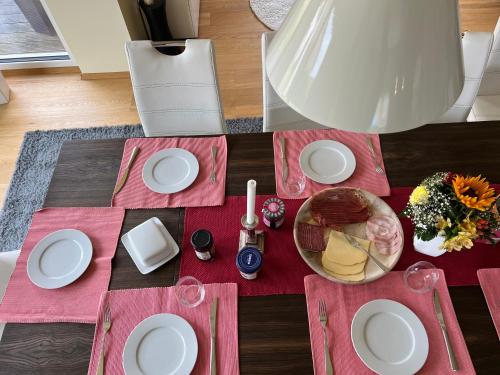 Mad i den private indkvartering eller i nærheden