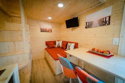 Posezení v ubytování Tiny House - Birne