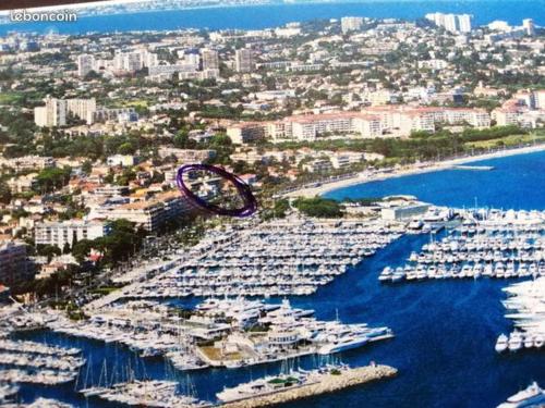 an aerial view of a marina with many boats at Studio Golfe Juan, plages, parking, climatisation in Vallauris