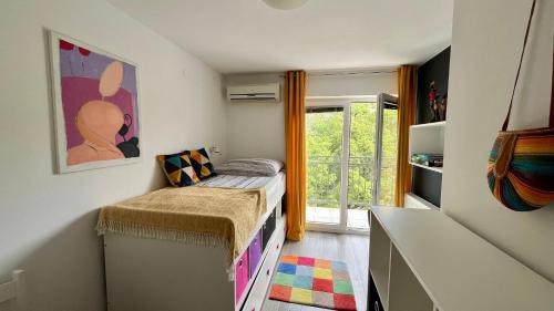 Posteľ alebo postele v izbe v ubytovaní Villa HAUS NIKO - "MaxSea" suite with sauna
