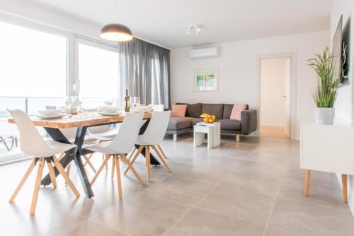 Lion's Beach Starlight Apartment