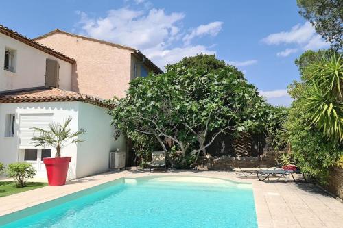 Ste Maxime Villa 5 etoiles Piscine chauffée et jacuzzi