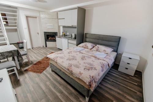 Gallery image of Bungalow Holiday in Pluzine