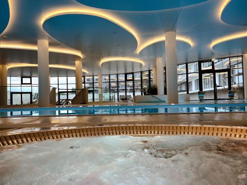 Πισίνα στο ή κοντά στο Apartament Polanki Aqua A408