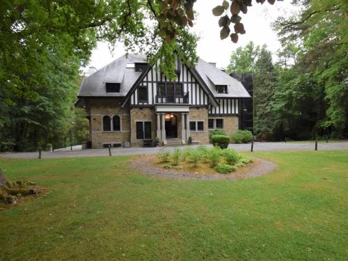 Vintage Villa with Jacuzzi and Infrared Sauna in Ardennes