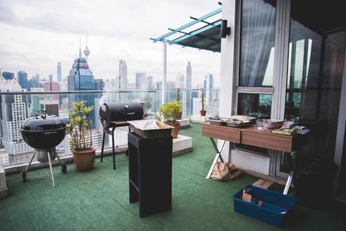 Penthouse on 34 - The Highest Unit and Best Views in Regalia & Private Rooftop Terraceにあるシーティングエリア